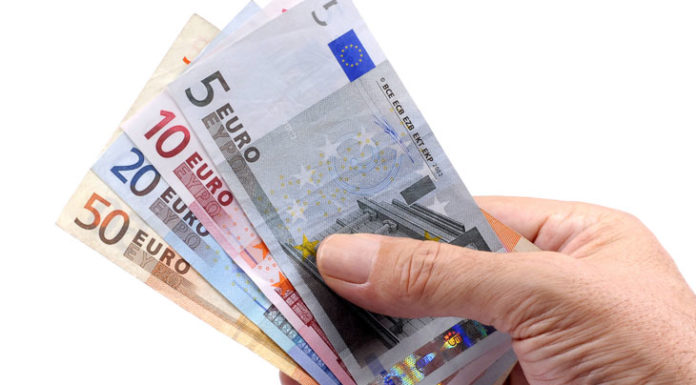 Wybierasz się za granicę? Sprawdź, ile zapłacisz za euro oraz inne waluty